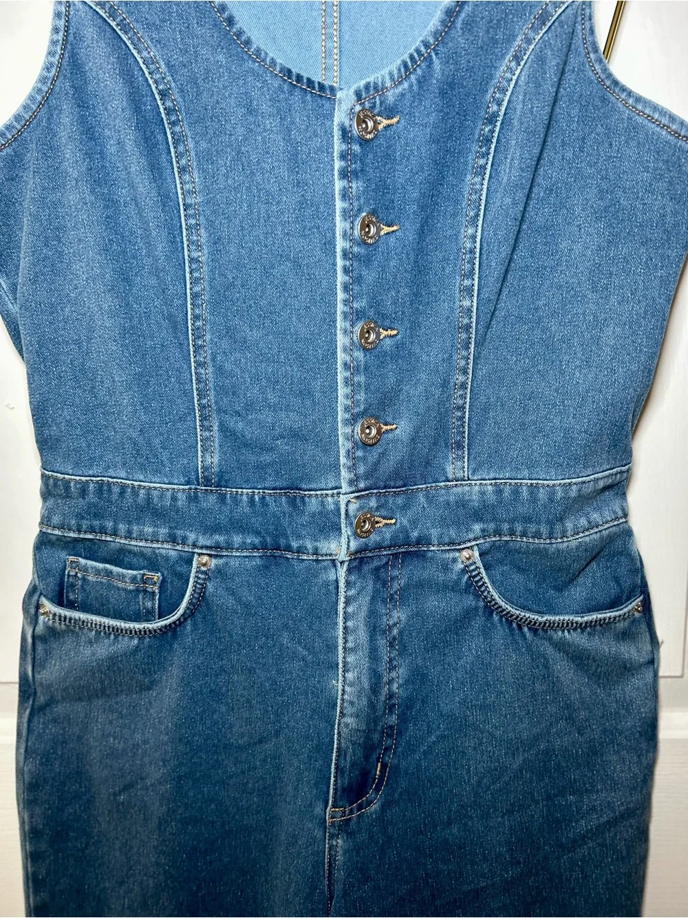✨ Jessica Simpson Denim Flare Jumpsuit Whishered Blue Retro 70s Size 8 - Picture 3 of 8
